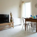 Mediterranean Diano Apartman *